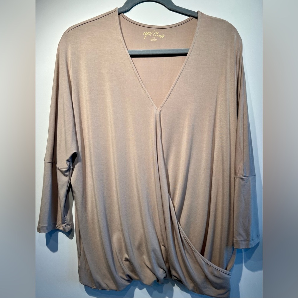 UP! Crossover 3/4 Sleeve Top Large